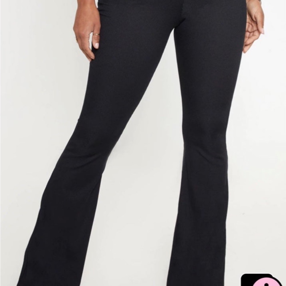 Shape ribbed flare pants